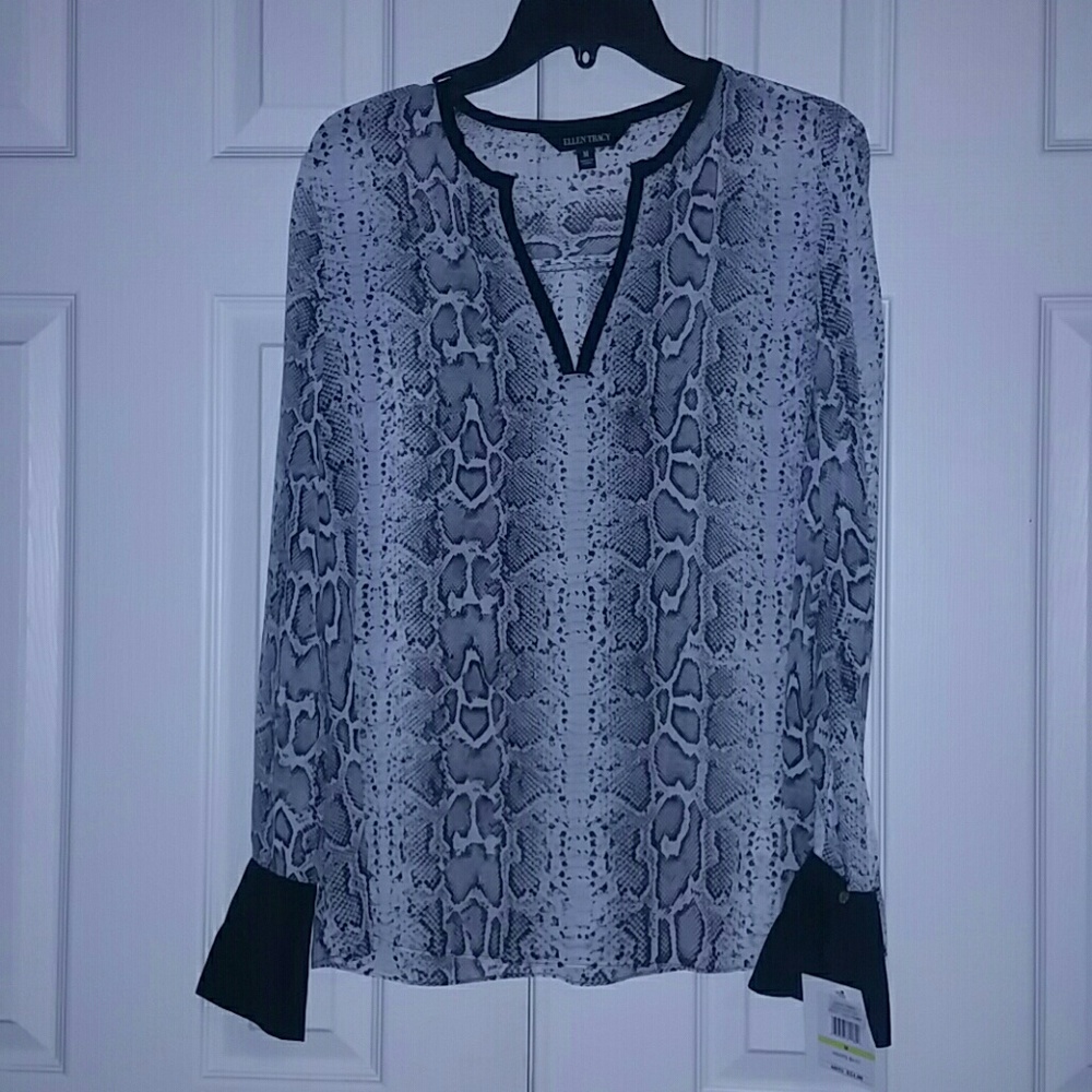 BNWT Ellen Tracy Size M Python Print Blouse
